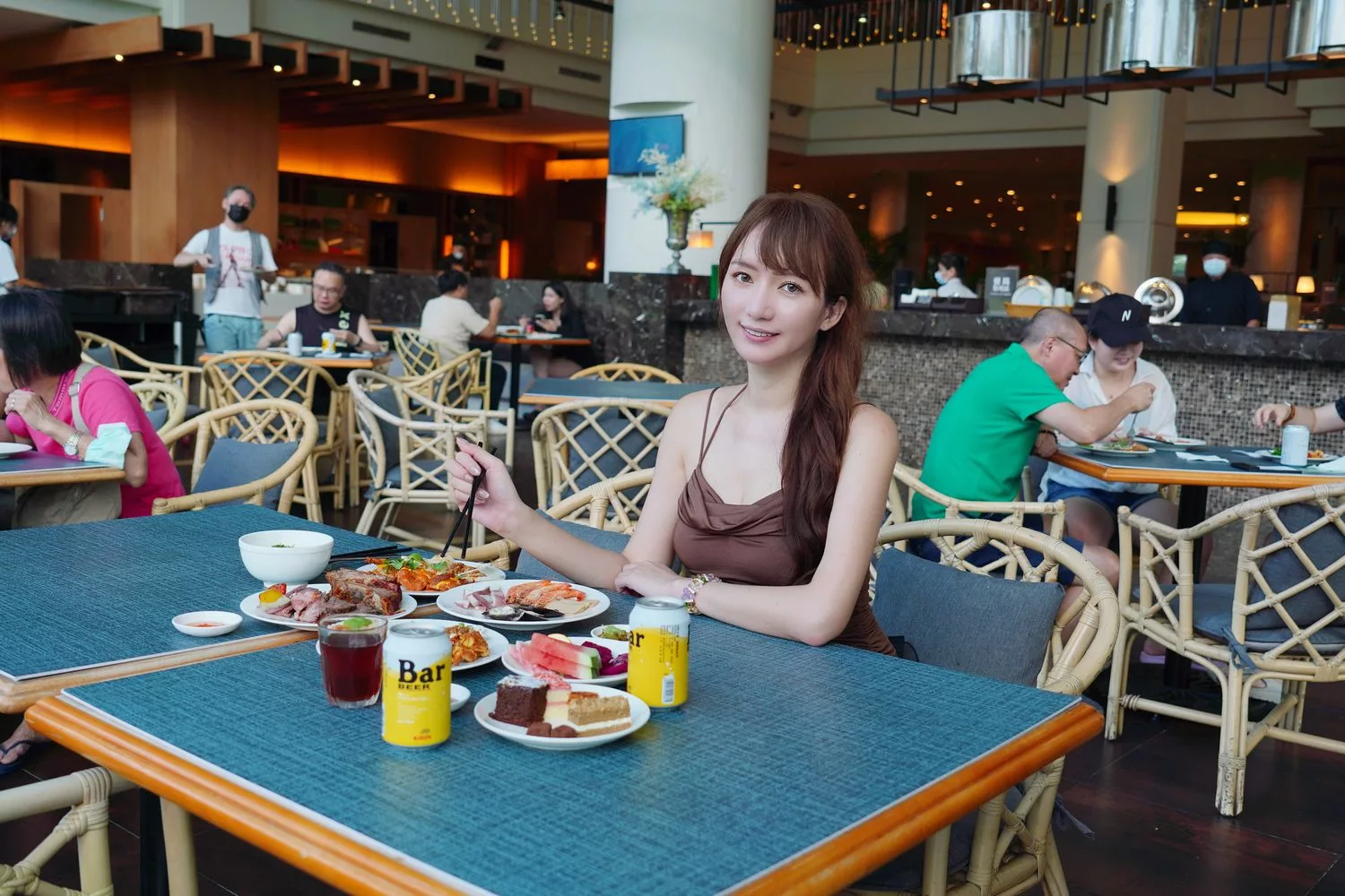 【花蓮飯店吃到飽】花蓮美侖大飯店綠苑西餐廳，爽吃牛排海鮮 3.5 小時，每人只要 800 元! @混血珊莎的奇幻旅程