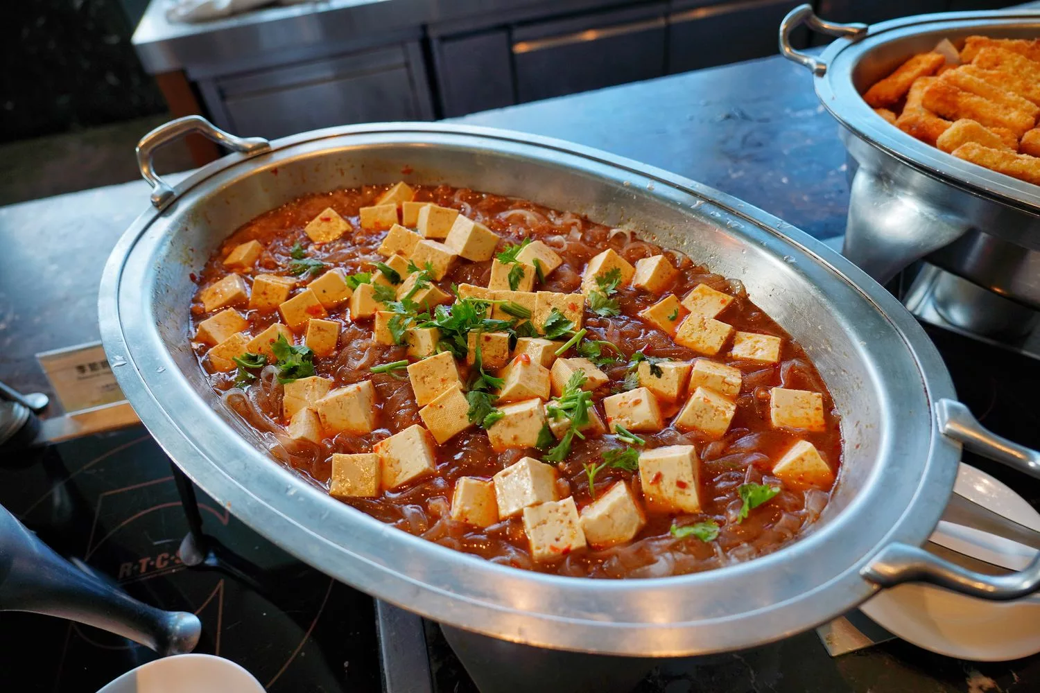【花蓮飯店吃到飽】花蓮美侖大飯店綠苑西餐廳，爽吃牛排海鮮 3.5 小時，每人只要 800 元! @混血珊莎的奇幻旅程