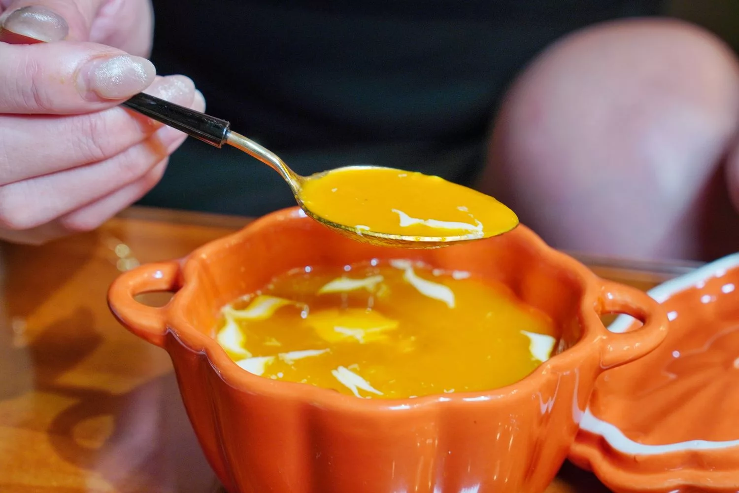 【岡山蛋糕】WOW的店,必吃招牌法式緞帶可頌,法國藍帶手工甜點跟飲品樣樣驚豔! @混血珊莎的奇幻旅程 【岡山蛋糕】WOW的店,必吃招牌法式緞帶可頌,法國藍帶手工甜點跟飲品樣樣驚豔! @混血珊莎的奇幻旅程