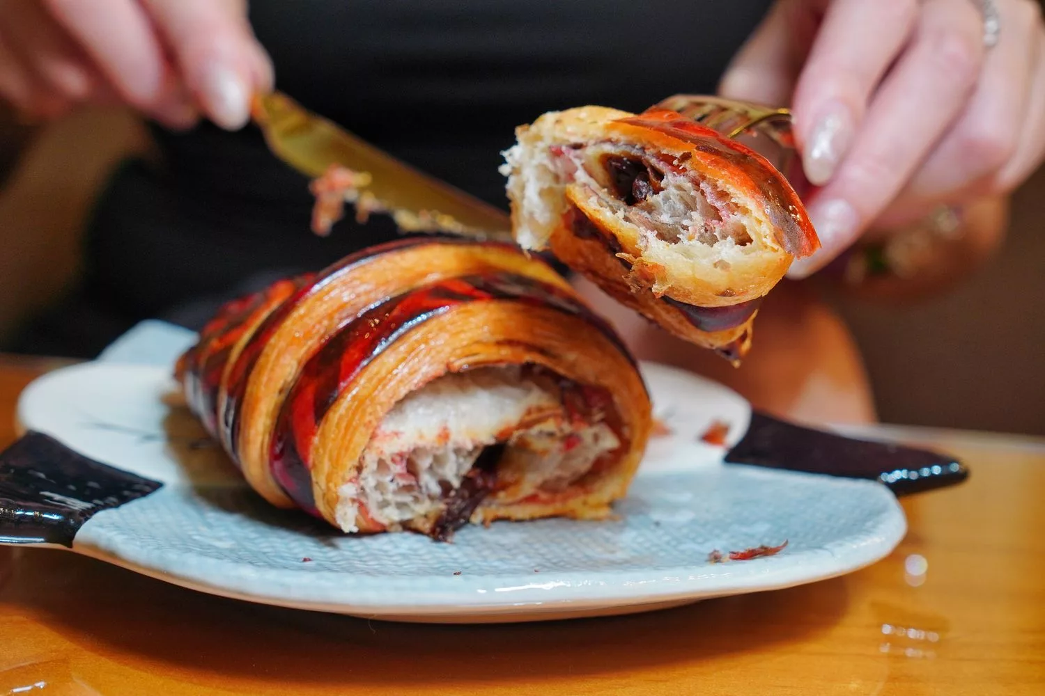 【岡山蛋糕】WOW的店,必吃招牌法式緞帶可頌,法國藍帶手工甜點跟飲品樣樣驚豔! @混血珊莎的奇幻旅程 【岡山蛋糕】WOW的店,必吃招牌法式緞帶可頌,法國藍帶手工甜點跟飲品樣樣驚豔! @混血珊莎的奇幻旅程