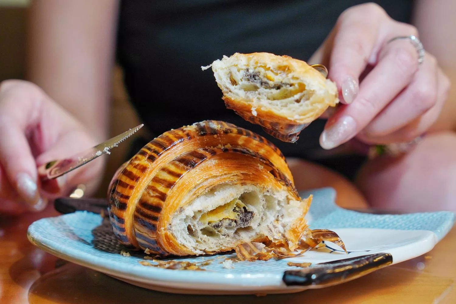 【岡山蛋糕】WOW的店,必吃招牌法式緞帶可頌,法國藍帶手工甜點跟飲品樣樣驚豔! @混血珊莎的奇幻旅程 【岡山蛋糕】WOW的店,必吃招牌法式緞帶可頌,法國藍帶手工甜點跟飲品樣樣驚豔! @混血珊莎的奇幻旅程