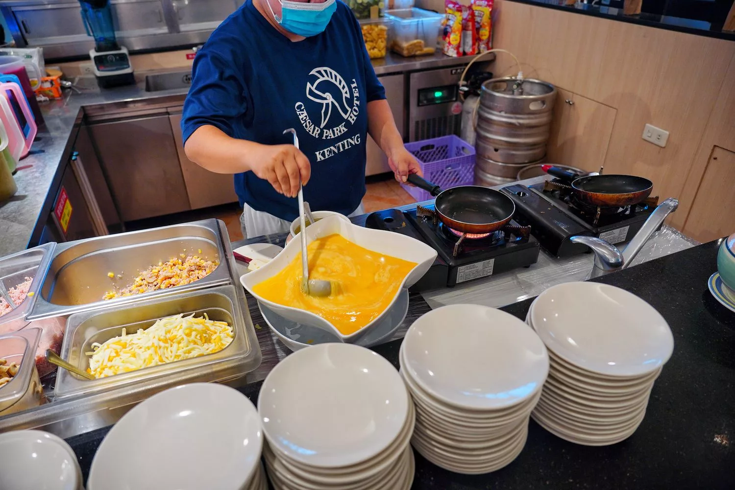 【墾丁凱撒早餐】現燙牛肉湯/現做歐姆蛋鬆餅，中西式餐點豐富又好吃! @混血珊莎的奇幻旅程