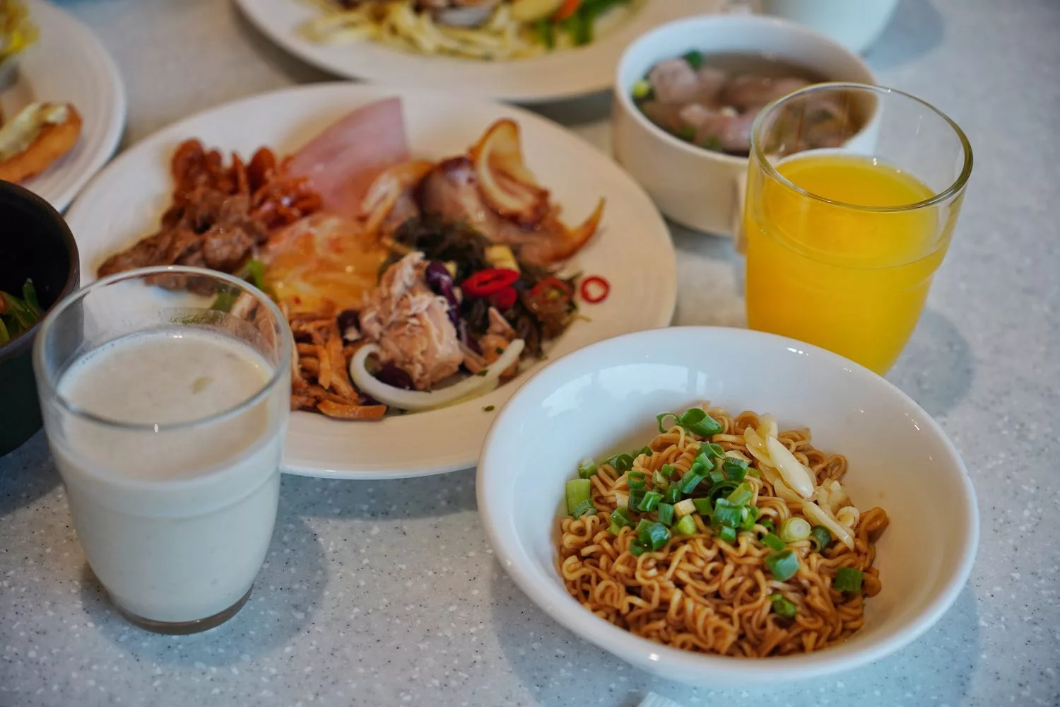 【墾丁凱撒早餐】現燙牛肉湯/現做歐姆蛋鬆餅，中西式餐點豐富又好吃! @混血珊莎的奇幻旅程
