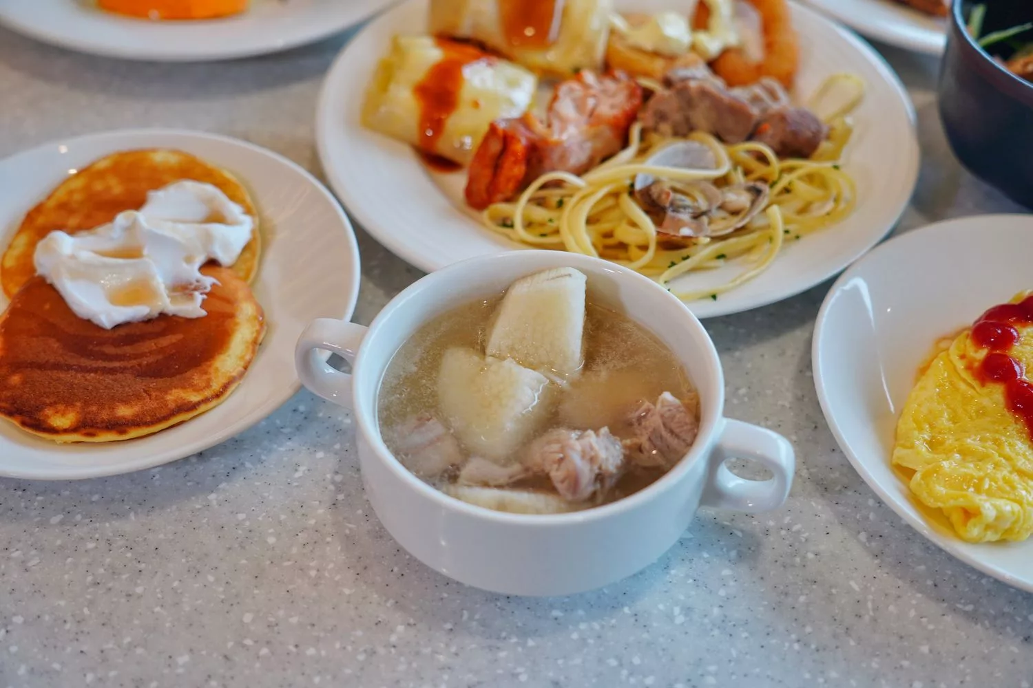 【墾丁凱撒早餐】現燙牛肉湯/現做歐姆蛋鬆餅，中西式餐點豐富又好吃! @混血珊莎的奇幻旅程