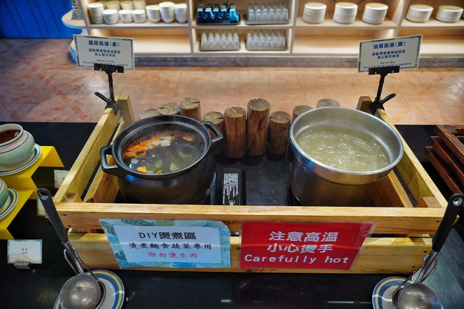 【墾丁凱撒自助餐】墾丁凱撒晚餐，屏東海鮮多國料理，海洋風餐廳賞絕美海景! @混血珊莎的奇幻旅程