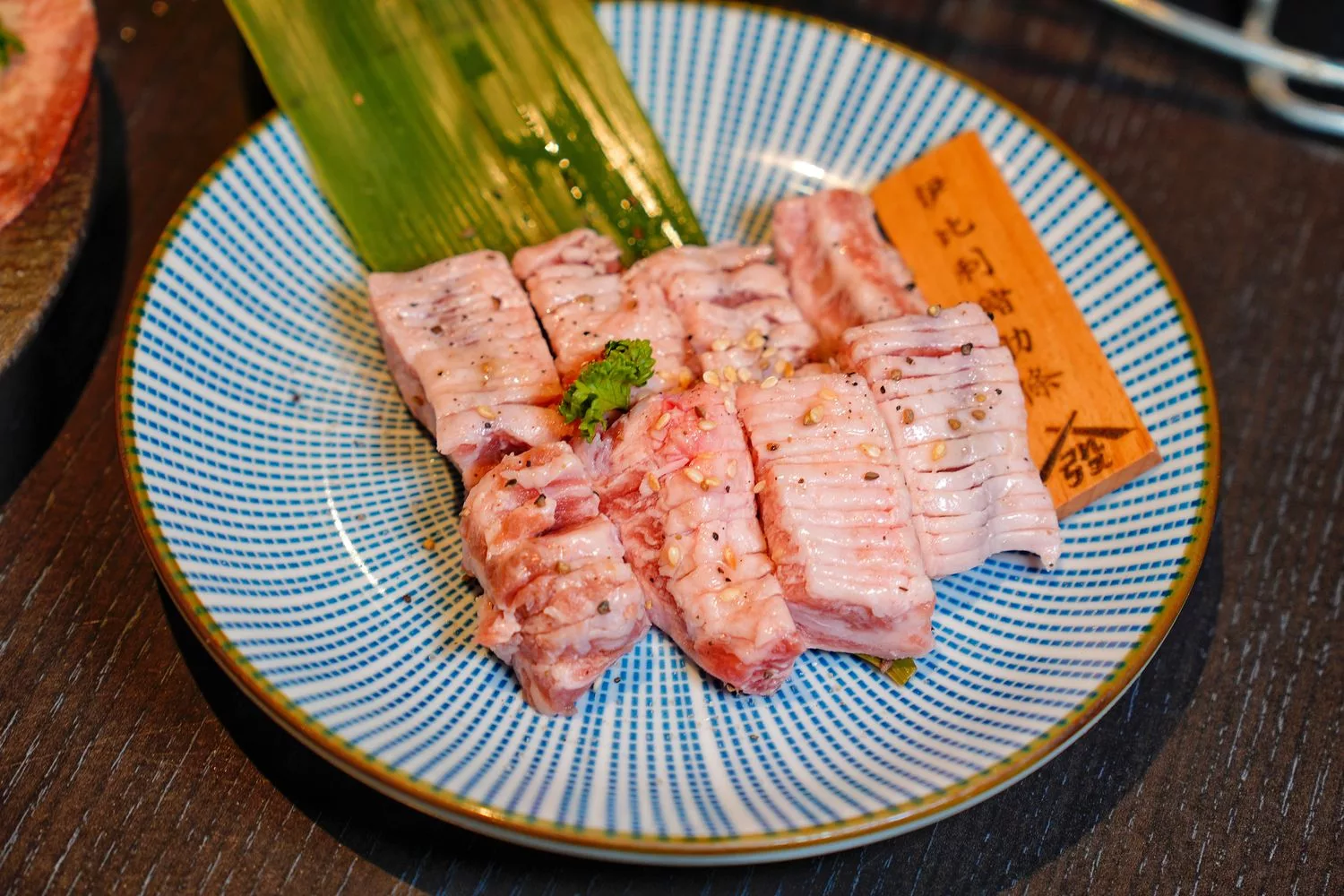 發肉燒肉餐酒，Google評價 4.9 顆星人氣推薦，慶生聚餐嗨不停! @混血珊莎的奇幻旅程
