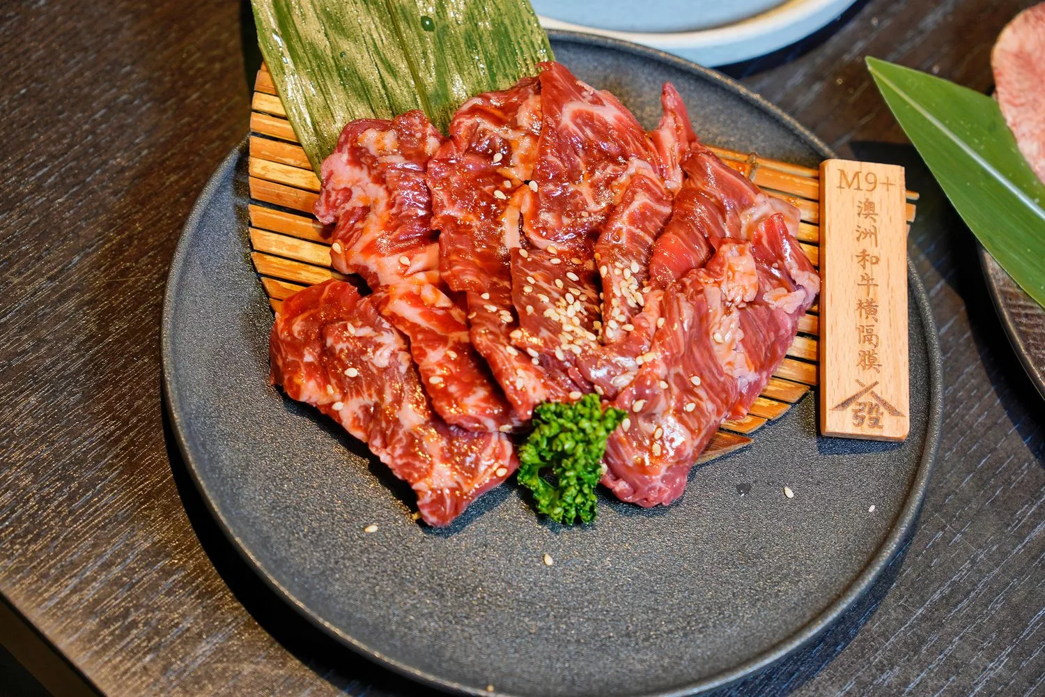 發肉燒肉餐酒，Google評價 4.9 顆星人氣推薦，慶生聚餐嗨不停! @混血珊莎的奇幻旅程
