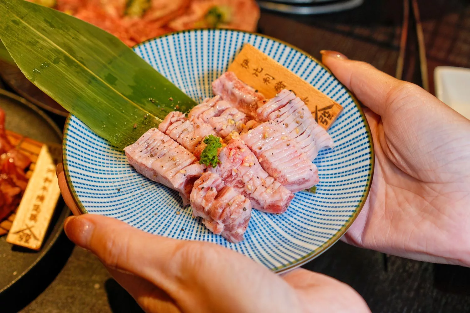 發肉燒肉餐酒，Google評價 4.9 顆星人氣推薦，慶生聚餐嗨不停! @混血珊莎的奇幻旅程