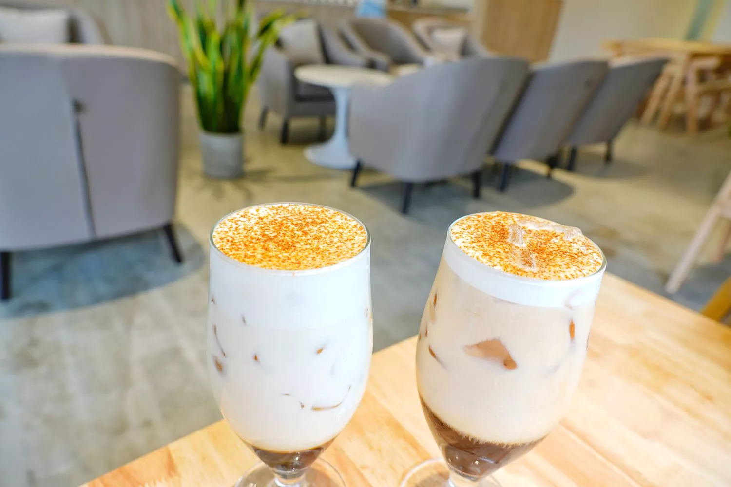 【一中街咖啡廳】櫻桃計畫cherry espresso一中門市，純白韓系氛圍好停車不限時! @混血珊莎的奇幻旅程