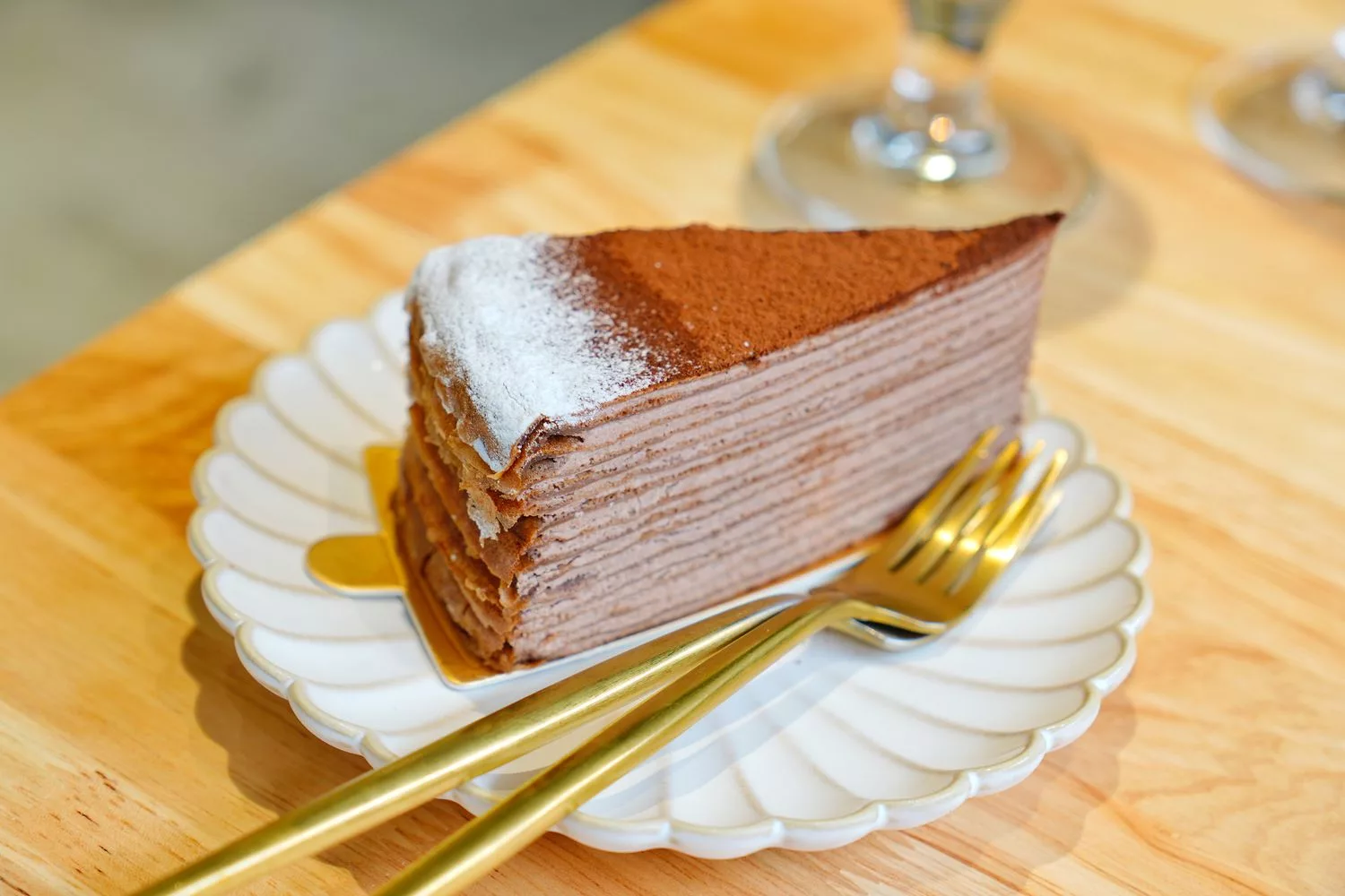 【一中街咖啡廳】櫻桃計畫cherry espresso一中門市，純白韓系氛圍好停車不限時! @混血珊莎的奇幻旅程