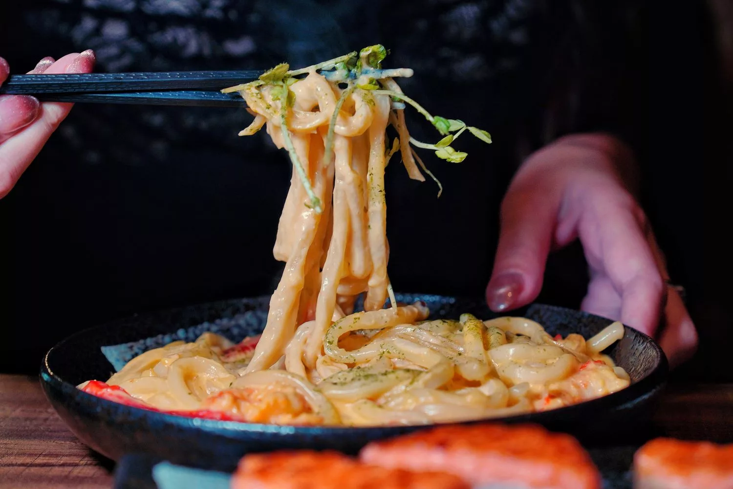 【江子翠美食】串岐日式居酒屋，4.9 顆星高評價，江子翠捷運站出口旁! @混血珊莎的奇幻旅程