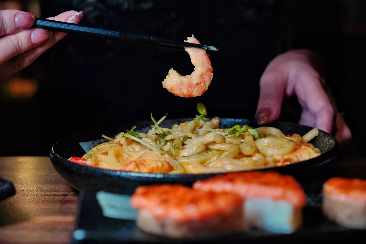 【江子翠美食】串岐日式居酒屋，4.9 顆星高評價，江子翠捷運站出口旁! @混血珊莎的奇幻旅程