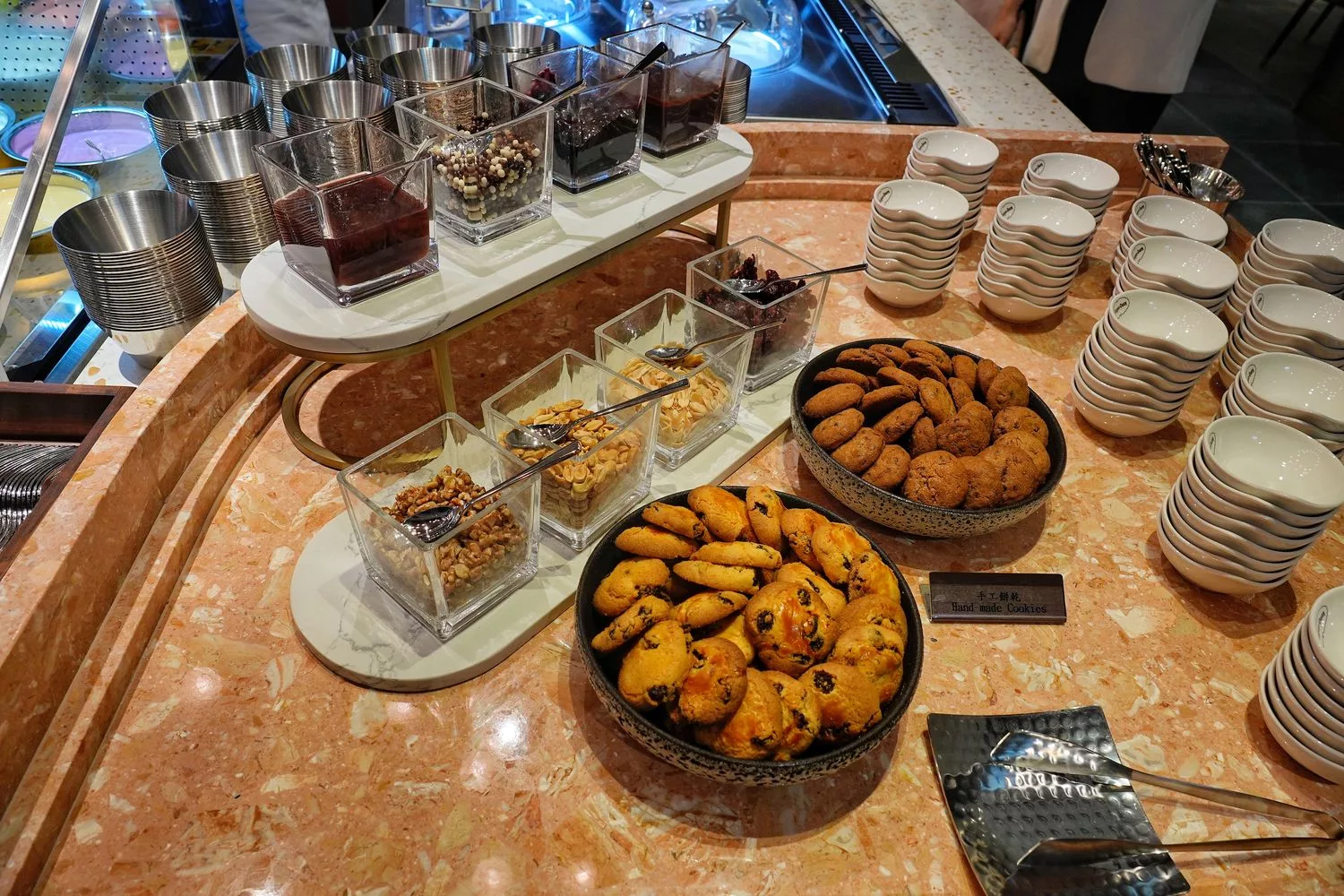 【島語自助餐廳】台北漢來大飯店自助餐，升級版漢來海港吃到飽，價位菜色影片完整攻略! @混血珊莎的奇幻旅程