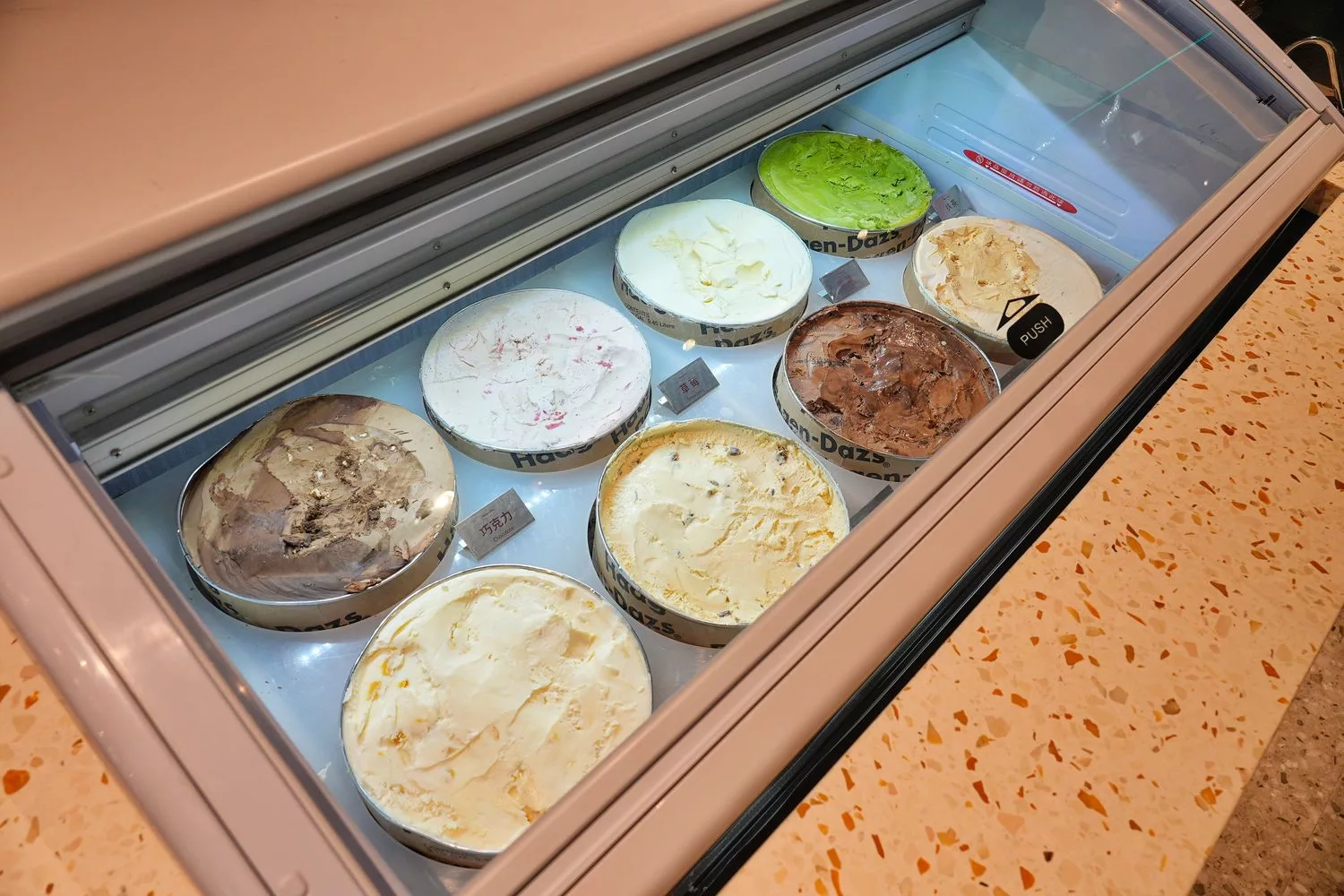 【島語自助餐廳】台北漢來大飯店自助餐，升級版漢來海港吃到飽，價位菜色影片完整攻略! @混血珊莎的奇幻旅程