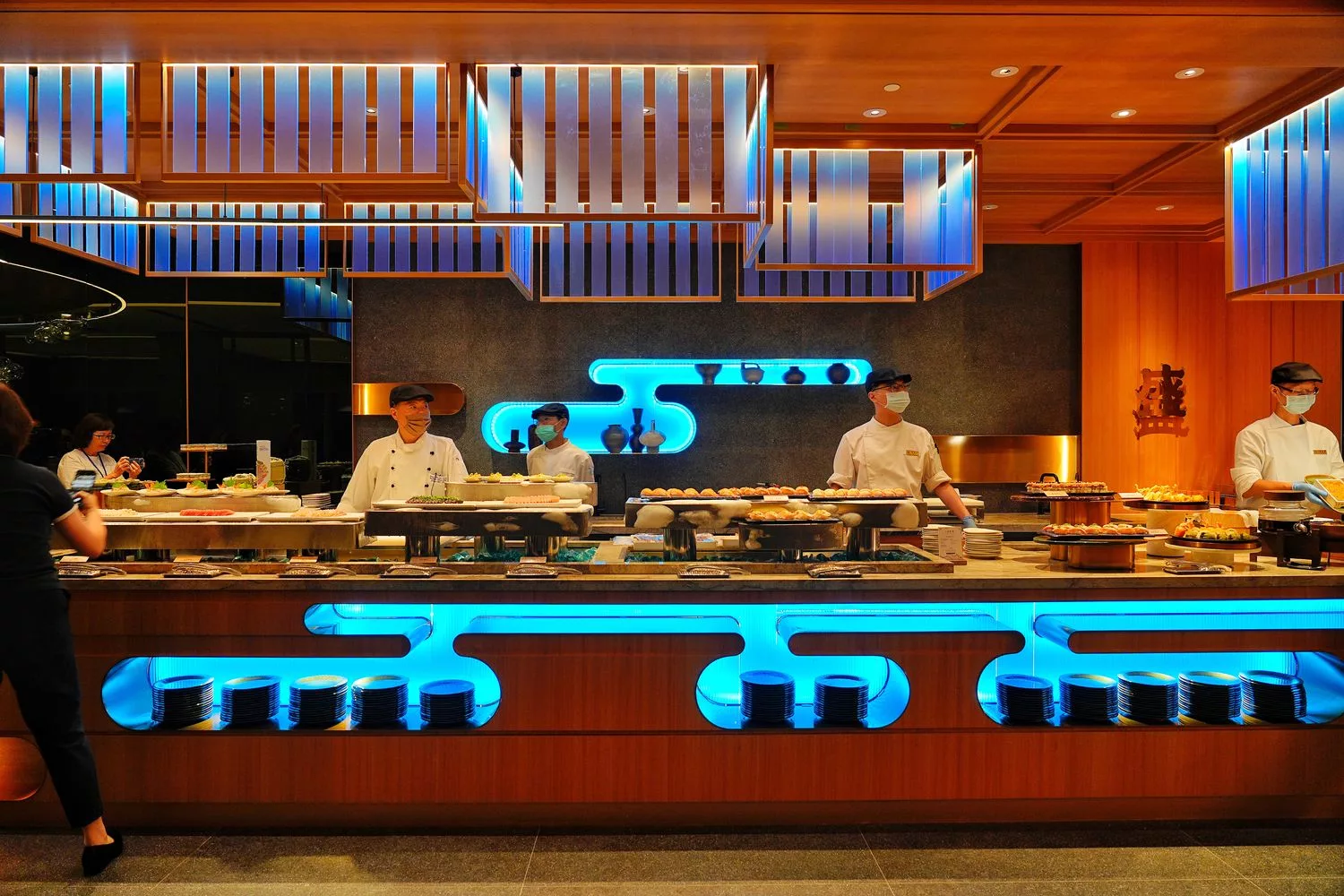 【島語自助餐廳】台北漢來大飯店自助餐，升級版漢來海港吃到飽，價位菜色影片完整攻略! @混血珊莎的奇幻旅程
