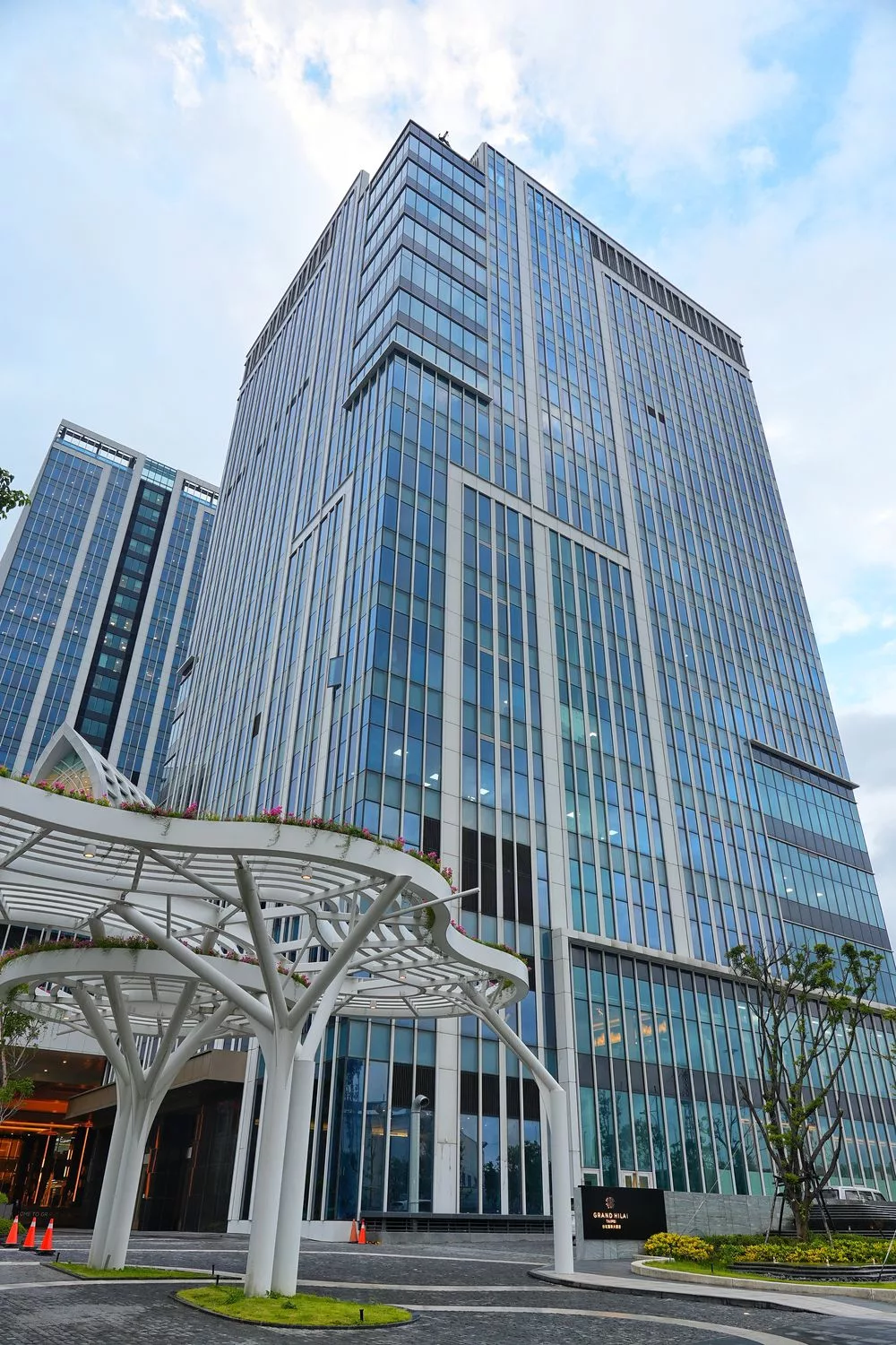 【島語自助餐廳】台北漢來大飯店自助餐，升級版漢來海港吃到飽，價位菜色影片完整攻略! @混血珊莎的奇幻旅程