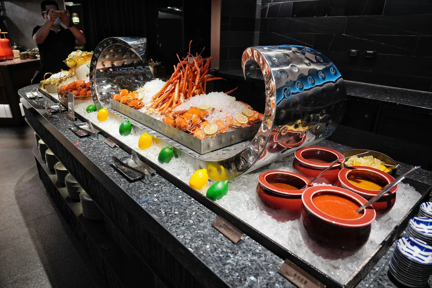【島語自助餐廳】台北漢來大飯店自助餐，升級版漢來海港吃到飽，價位菜色影片完整攻略! @混血珊莎的奇幻旅程