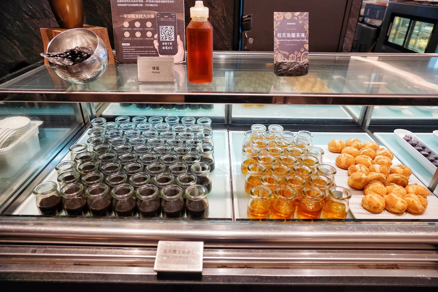 【漢來海港餐廳】漢來海港天母店，超人氣吃到飽，必吃菜色價位優惠分享! @混血珊莎的奇幻旅程