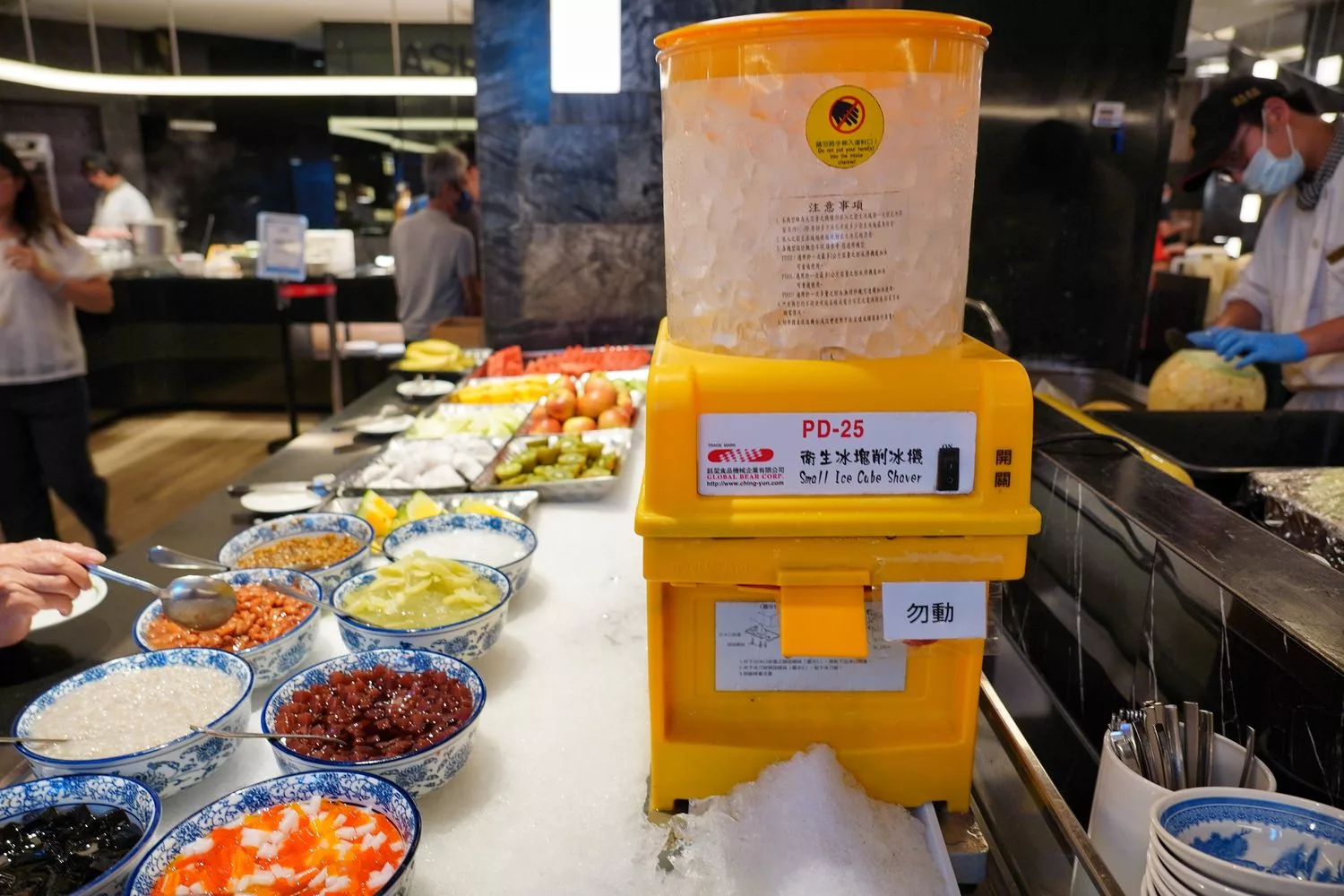 【漢來海港餐廳】漢來海港天母店，超人氣吃到飽，必吃菜色價位優惠分享! @混血珊莎的奇幻旅程