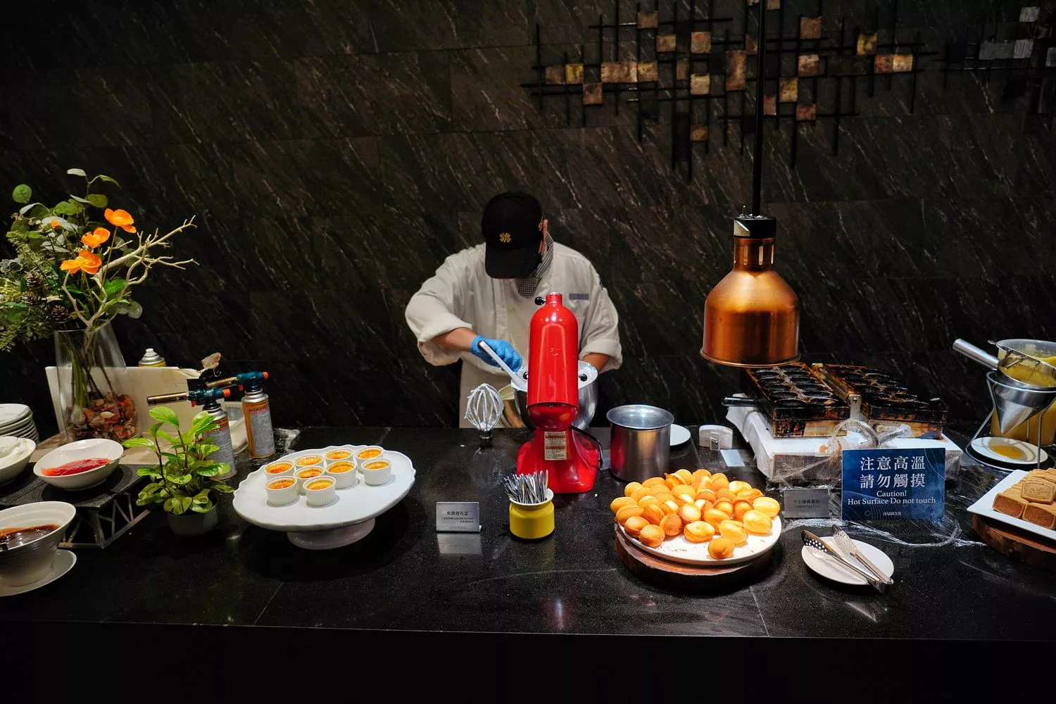 【漢來海港餐廳】漢來海港天母店，超人氣吃到飽，必吃菜色價位優惠分享! @混血珊莎的奇幻旅程