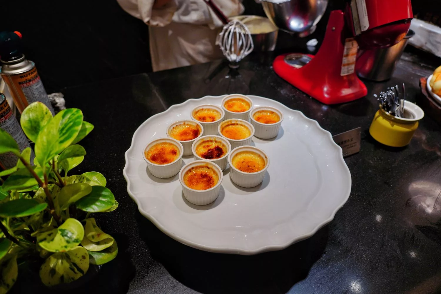 【漢來海港餐廳】漢來海港天母店，超人氣吃到飽，必吃菜色價位優惠分享! @混血珊莎的奇幻旅程