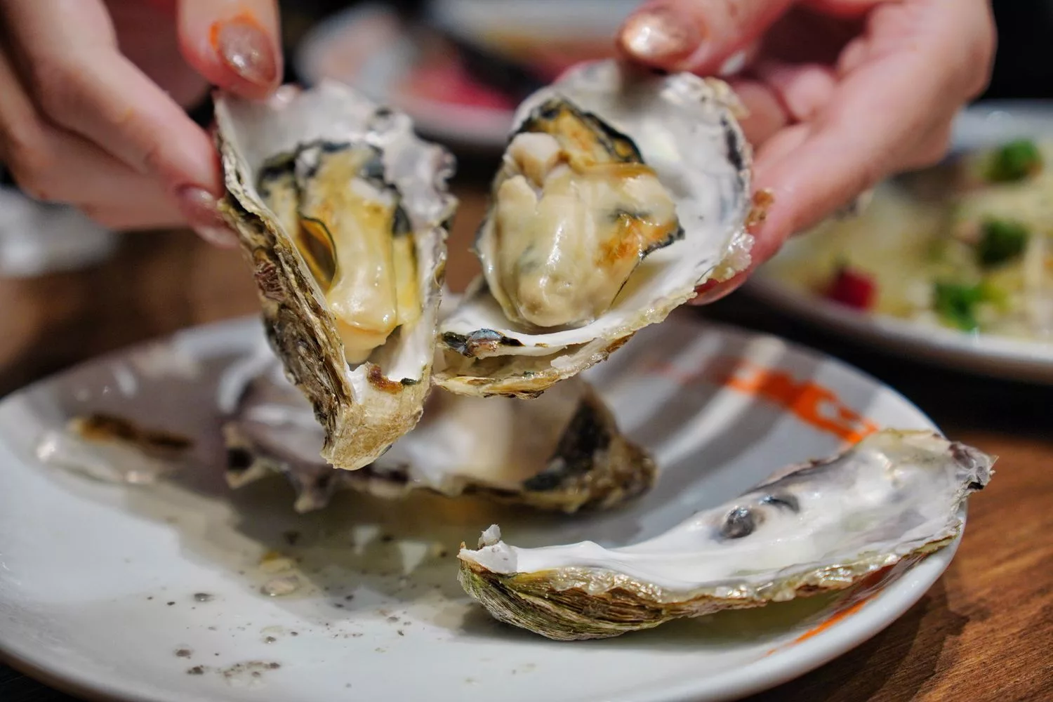 【漢來海港餐廳】漢來海港天母店，超人氣吃到飽，必吃菜色價位優惠分享! @混血珊莎的奇幻旅程