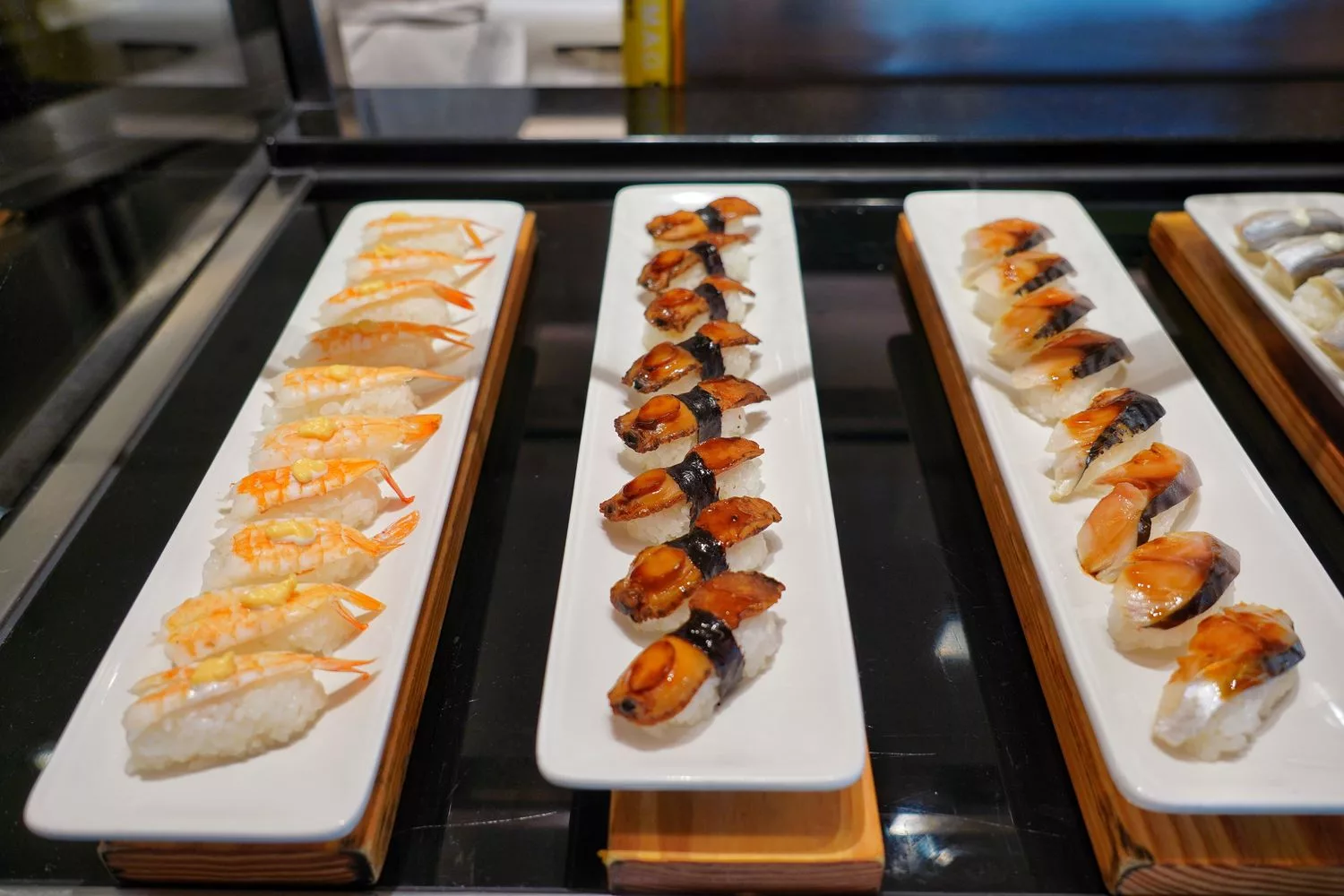 【漢來海港餐廳】漢來海港天母店，超人氣吃到飽，必吃菜色價位優惠分享! @混血珊莎的奇幻旅程
