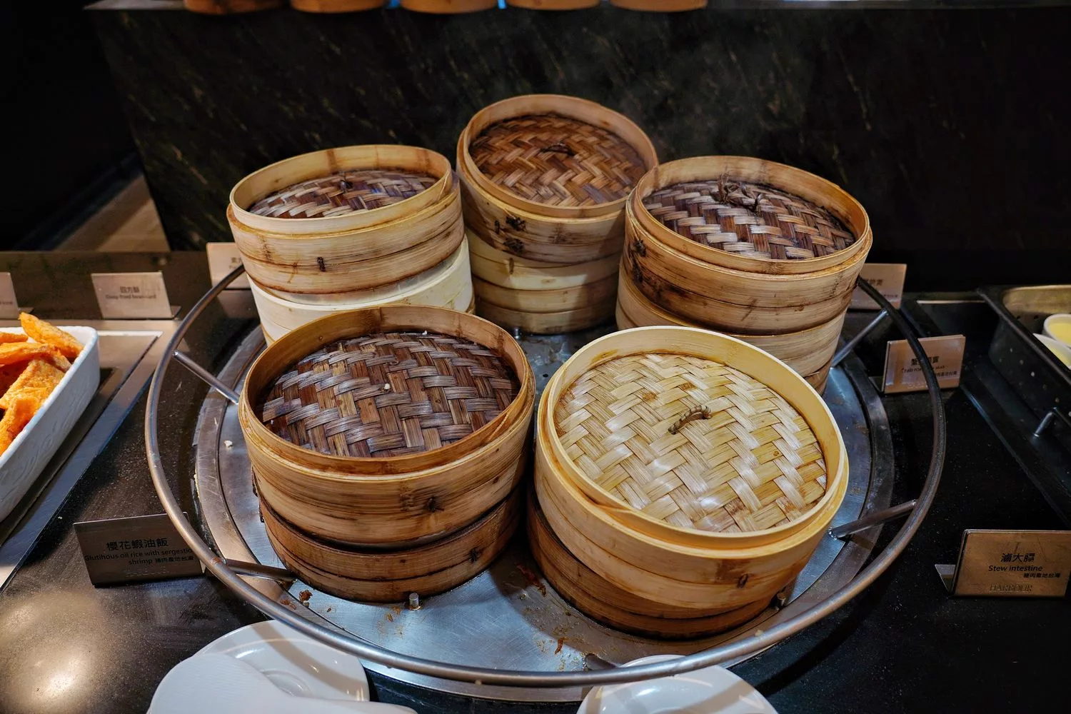 【漢來海港餐廳】漢來海港天母店，超人氣吃到飽，必吃菜色價位優惠分享! @混血珊莎的奇幻旅程