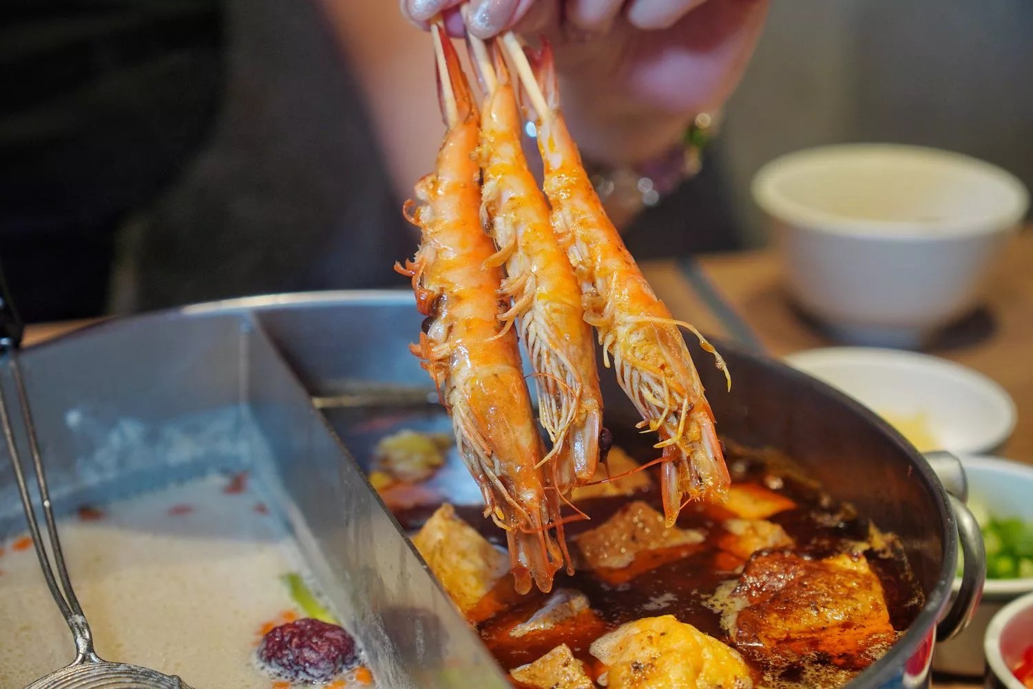 【高雄頂級火鍋】Smile One 精緻涮涮鍋，高雄福華飯店餐廳， 30 樓景觀第一排! @混血珊莎的奇幻旅程