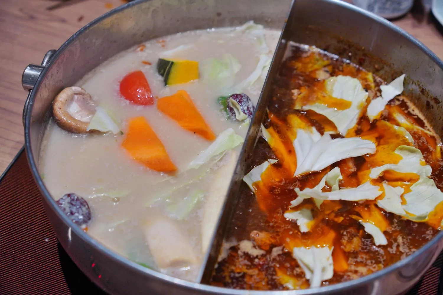 【高雄頂級火鍋】Smile One 精緻涮涮鍋，高雄福華飯店餐廳， 30 樓景觀第一排! @混血珊莎的奇幻旅程
