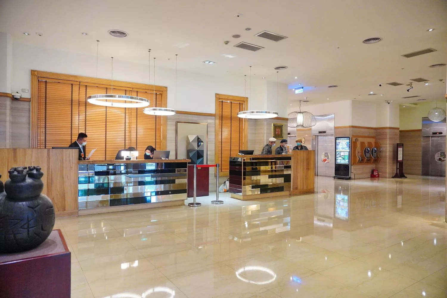 【高雄福華大飯店】老字號五星飯店全新改裝，時尚質感系房型飽覽超美高樓景觀! @混血珊莎的奇幻旅程