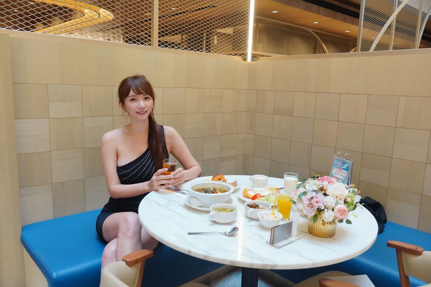 【高雄福華大飯店】老字號五星飯店全新改裝，時尚質感系房型飽覽超美高樓景觀! @混血珊莎的奇幻旅程