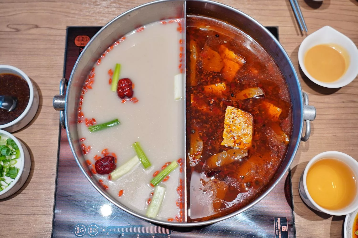 【高雄頂級火鍋】Smile One 精緻涮涮鍋，高雄福華飯店餐廳， 30 樓景觀第一排! @混血珊莎的奇幻旅程
