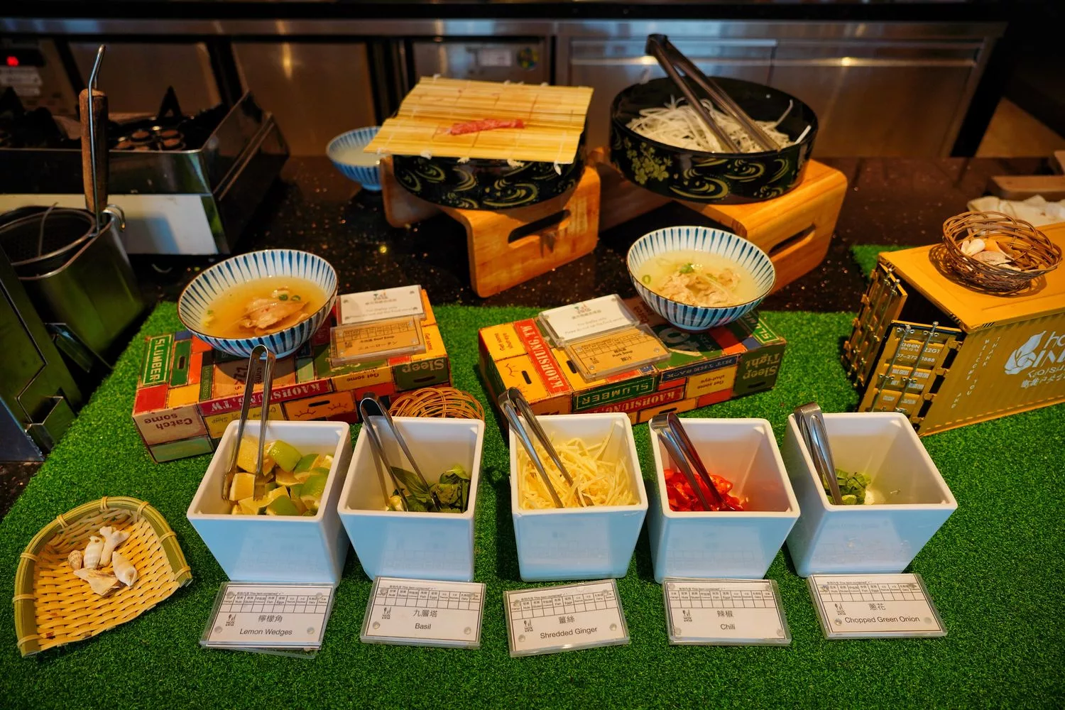 【高雄英迪格酒店早餐】豐盛中西式自助早餐，專人現做牛肉湯熱壓吐司! @混血珊莎的奇幻旅程