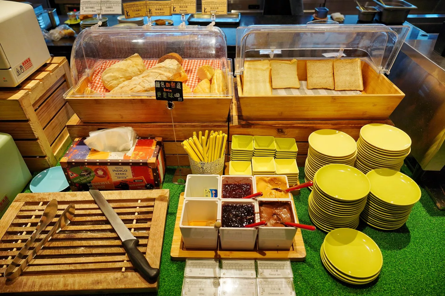 【高雄英迪格酒店早餐】豐盛中西式自助早餐，專人現做牛肉湯熱壓吐司! @混血珊莎的奇幻旅程