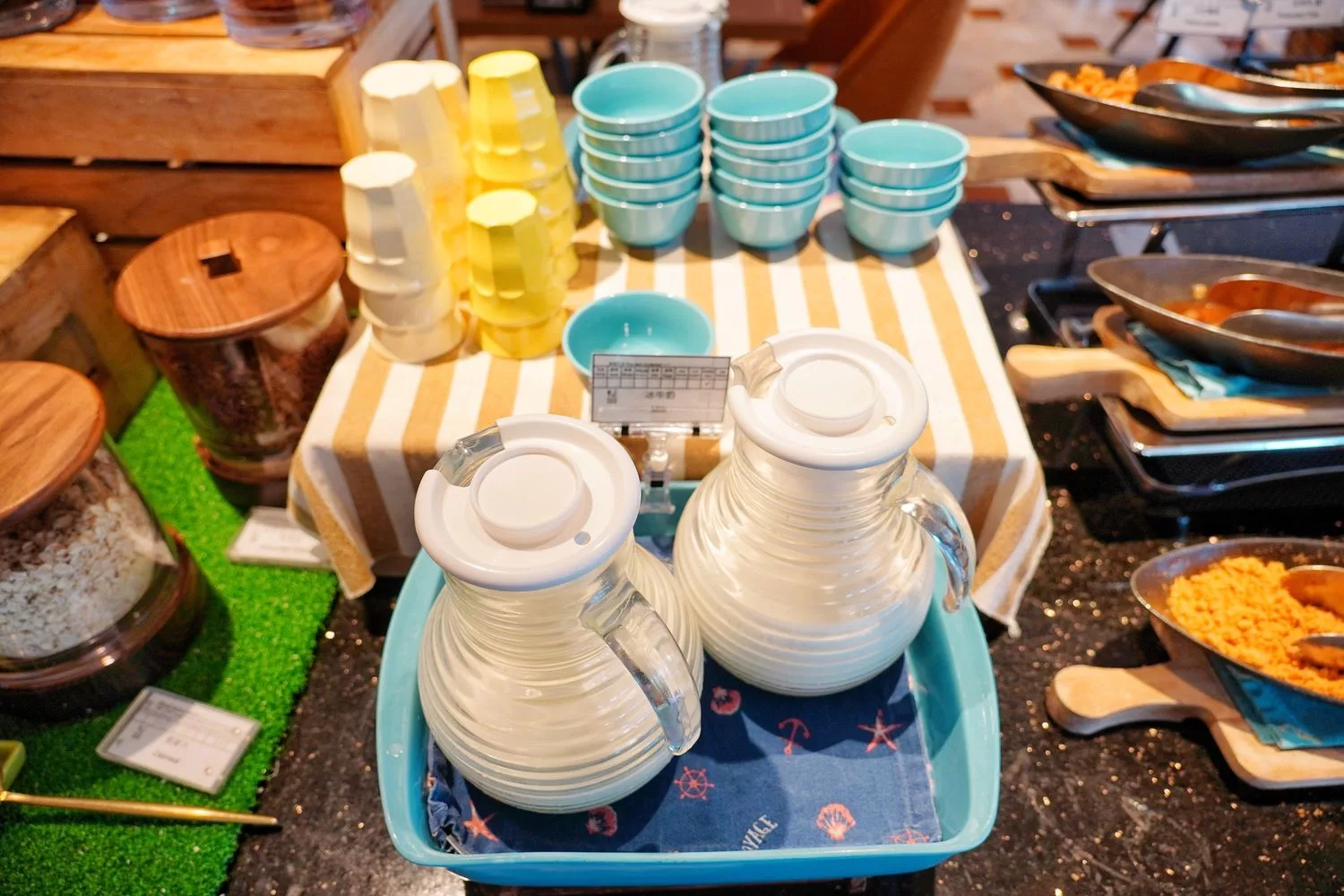【高雄英迪格酒店早餐】豐盛中西式自助早餐，專人現做牛肉湯熱壓吐司! @混血珊莎的奇幻旅程
