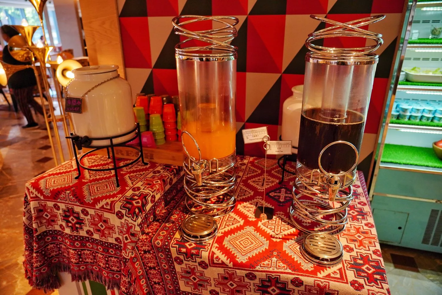 【高雄英迪格酒店早餐】豐盛中西式自助早餐，專人現做牛肉湯熱壓吐司! @混血珊莎的奇幻旅程