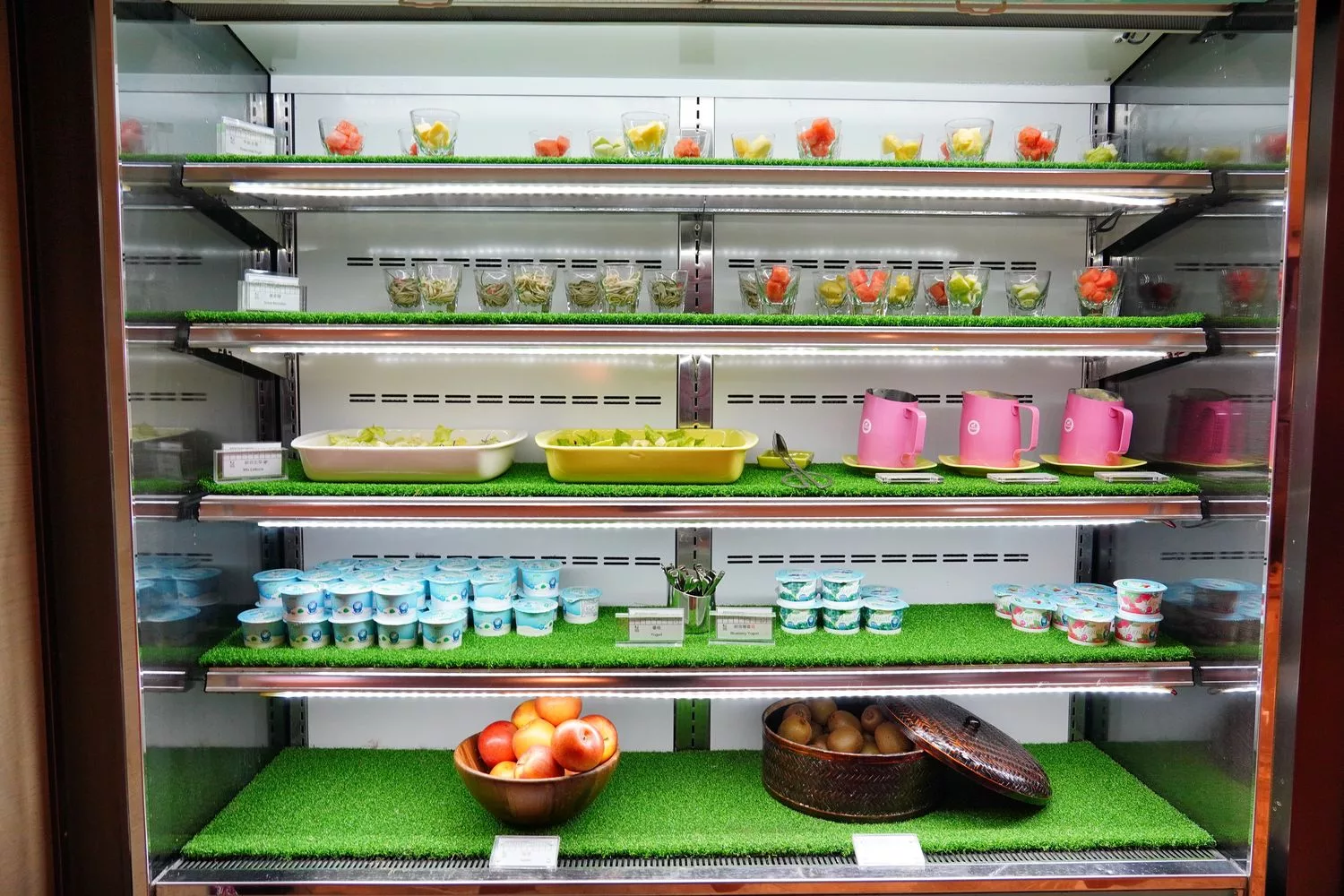 【高雄英迪格酒店早餐】豐盛中西式自助早餐，專人現做牛肉湯熱壓吐司! @混血珊莎的奇幻旅程