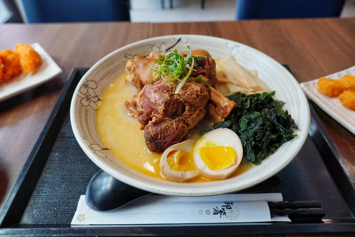 【台中拉麵推薦】兆曜拉麵丼飯，超霸氣海陸食材澎湃上桌，百元平價高CP值! @混血珊莎的奇幻旅程
