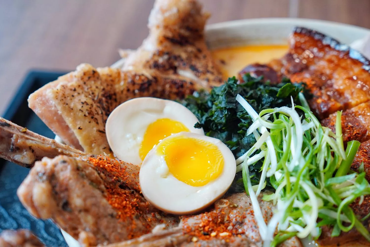 【台中拉麵推薦】兆曜拉麵丼飯，超霸氣海陸食材澎湃上桌，百元平價高CP值! @混血珊莎的奇幻旅程