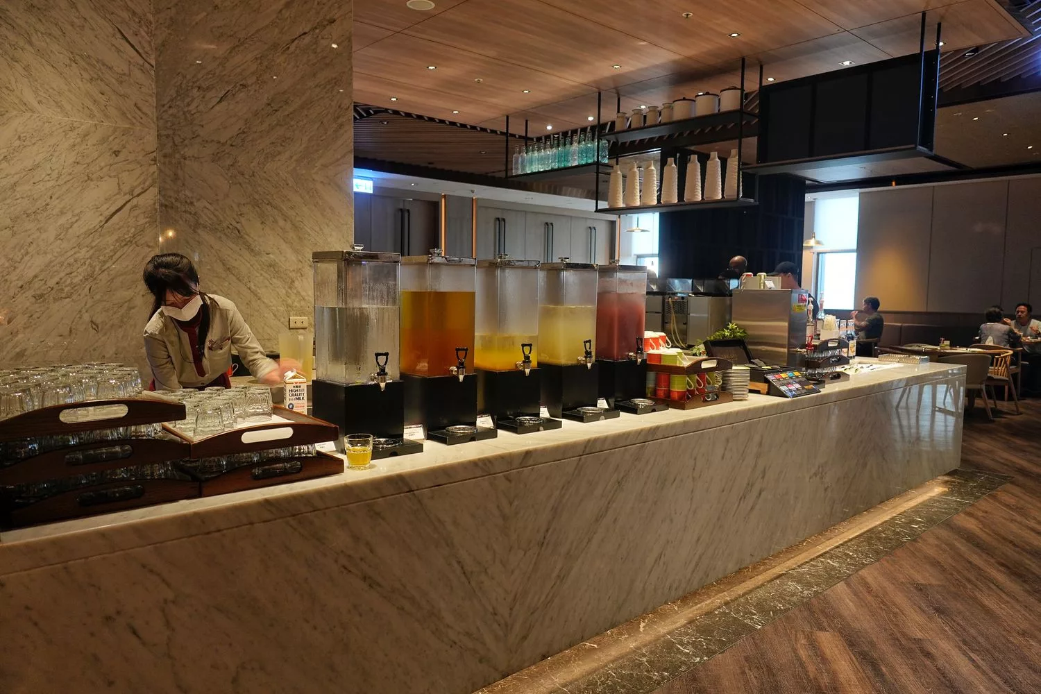 【高雄萬豪酒店】天井水療泳池跟百坪健身房，義享天地購物中心共構，一站式尊榮度假！ @混血珊莎的奇幻旅程