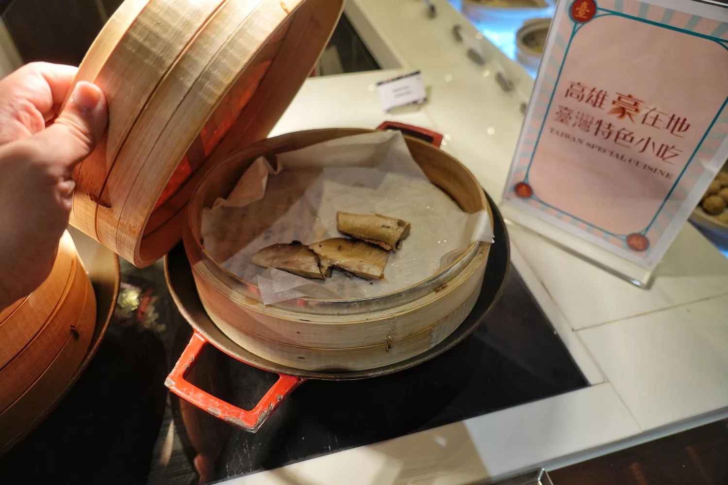 【高雄萬豪酒店】天井水療泳池跟百坪健身房，義享天地購物中心共構，一站式尊榮度假！ @混血珊莎的奇幻旅程