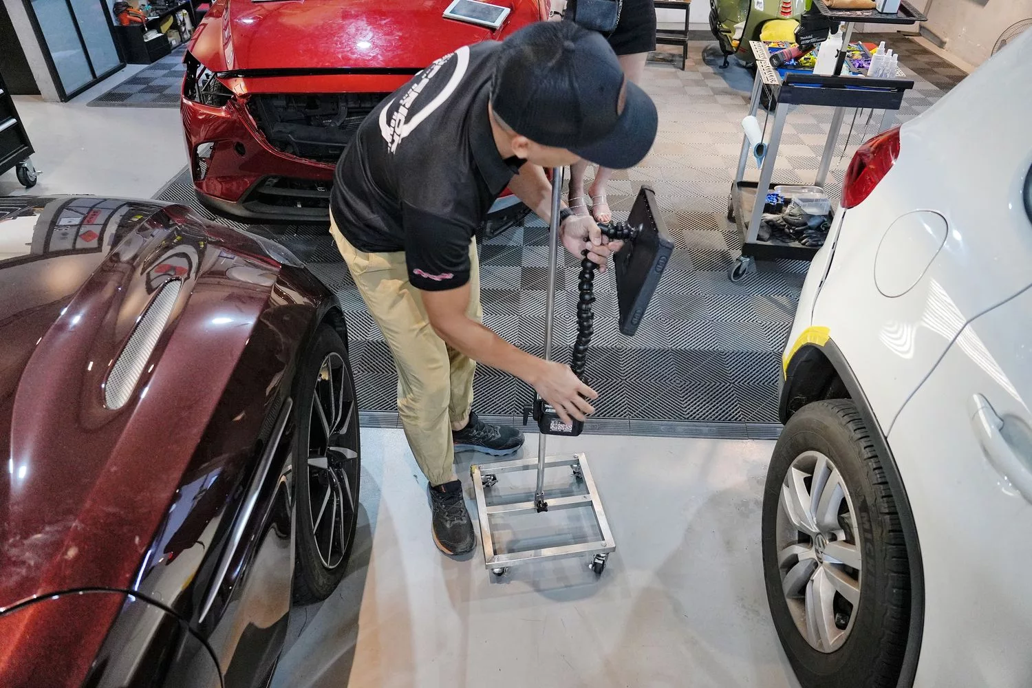 【凹痕修復推薦】卓越汽車凹痕修復中心，PDR免烤漆凹痕修復與傳統鈑金烤漆差異，修車經驗分享! @混血珊莎的奇幻旅程