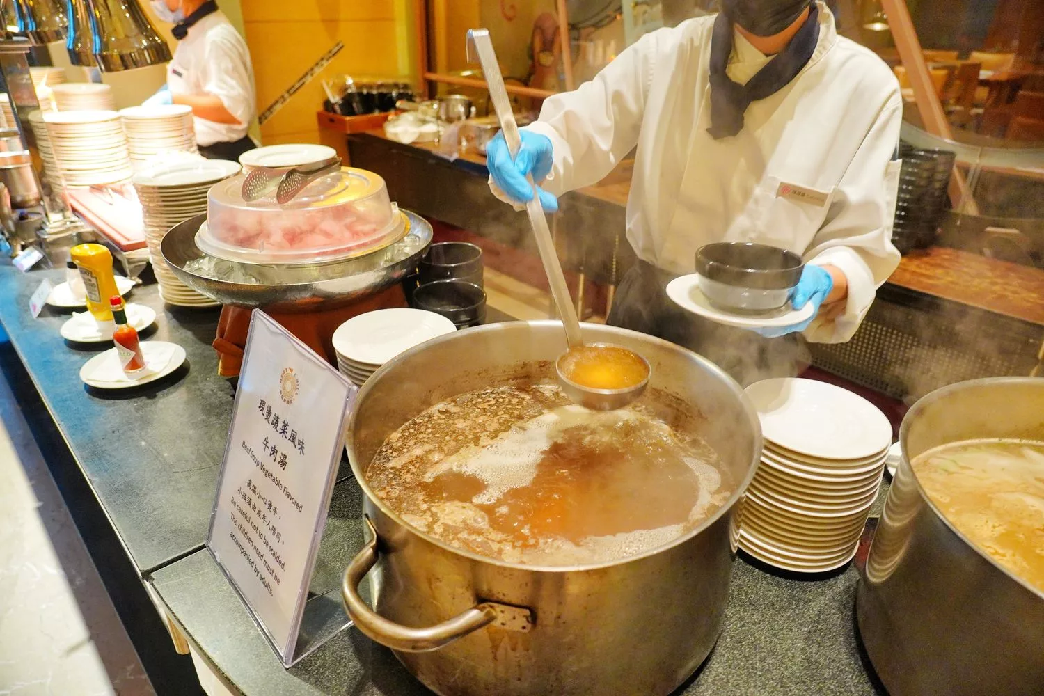 【星亞自助餐廳】義大自助餐必吃餐點環境價格分享! @混血珊莎的奇幻旅程