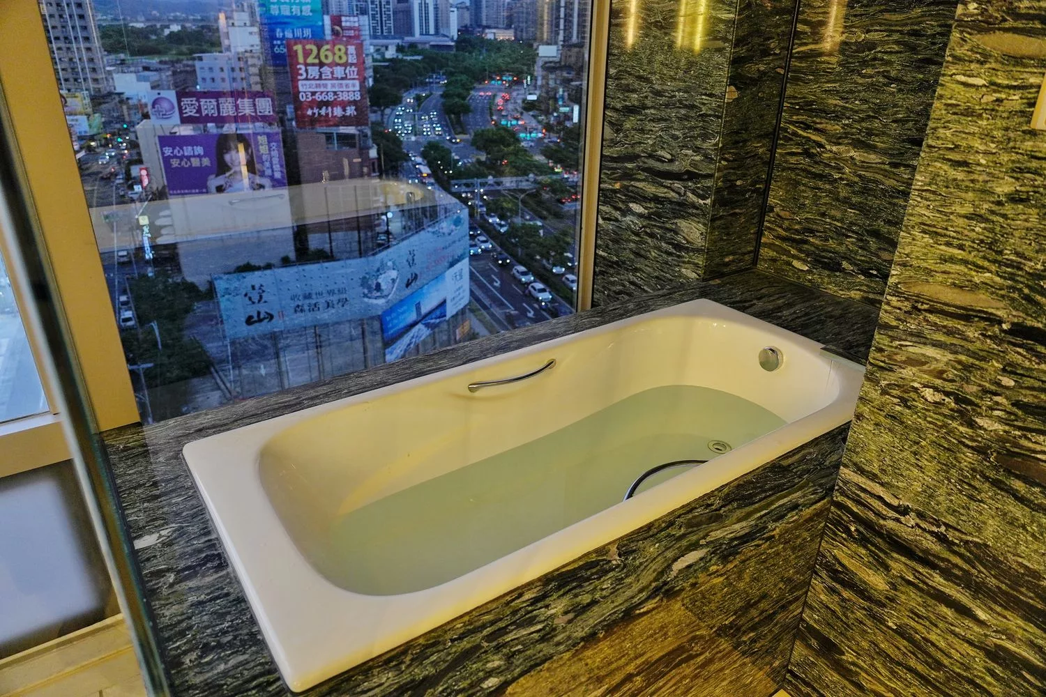 【新竹喜來登大飯店】新竹喜來登Sheraton Hsinchu Hotel ，竹北五星飯店奢華享受! @混血珊莎的奇幻旅程