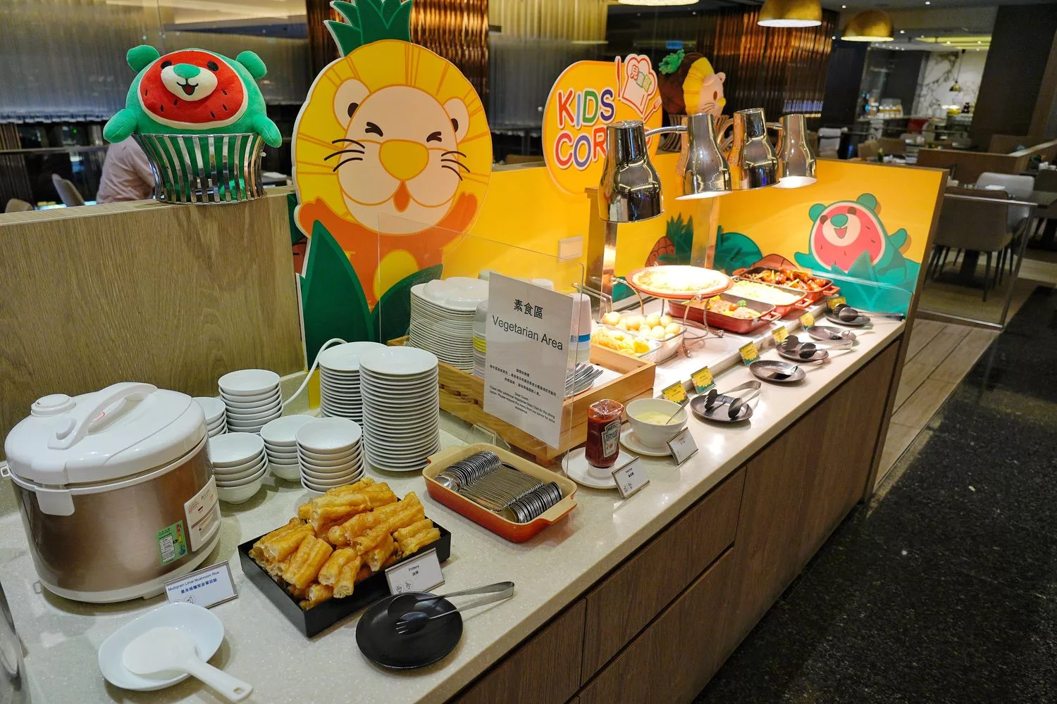 盛宴自助餐廳｜新竹喜來登自助餐，聚餐約會首選竹北buffet! @混血珊莎的奇幻旅程