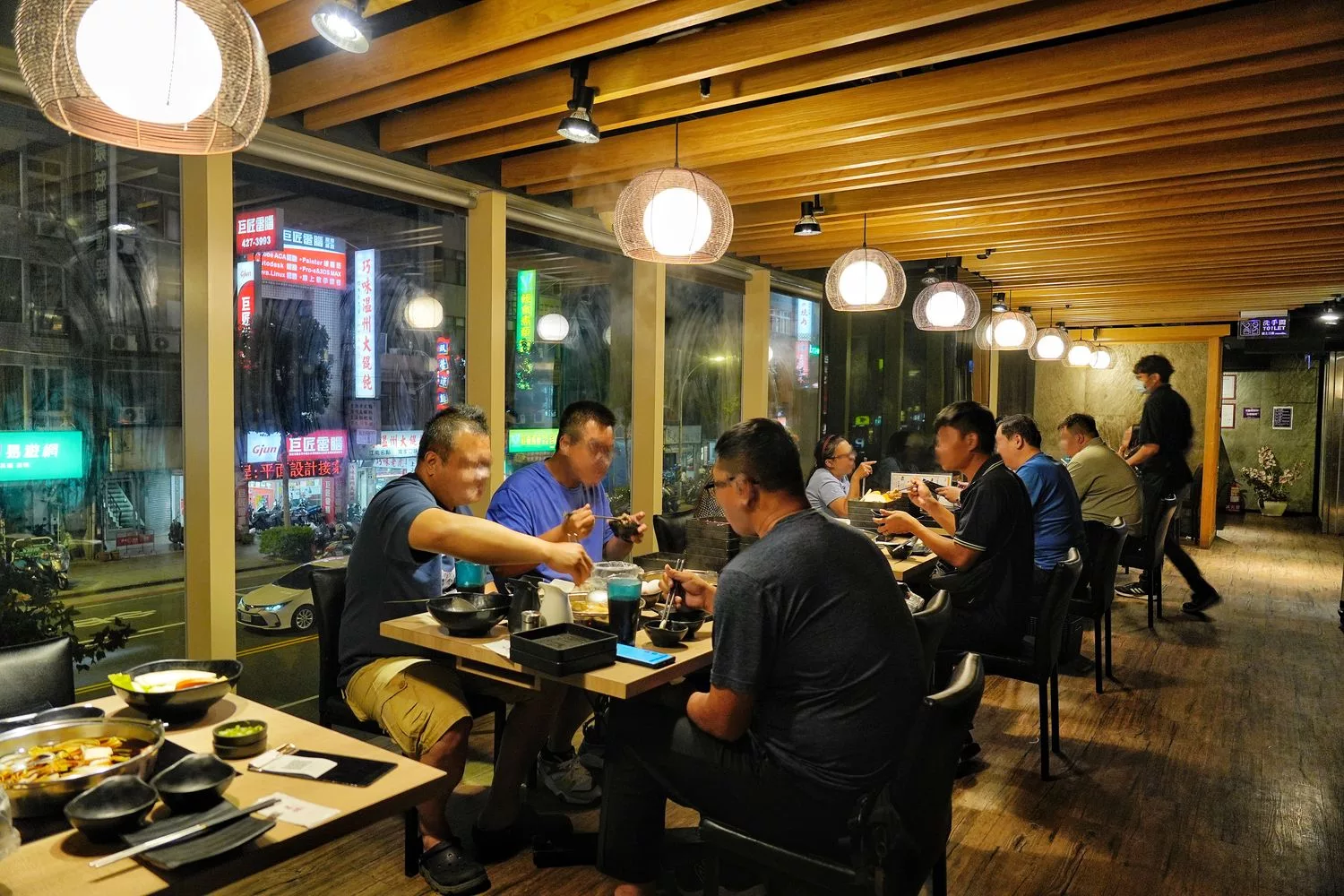 【中壢壽喜燒吃到飽】本燔野菜農場，多達 60 種食材每人只要 439 元起! @混血珊莎的奇幻旅程