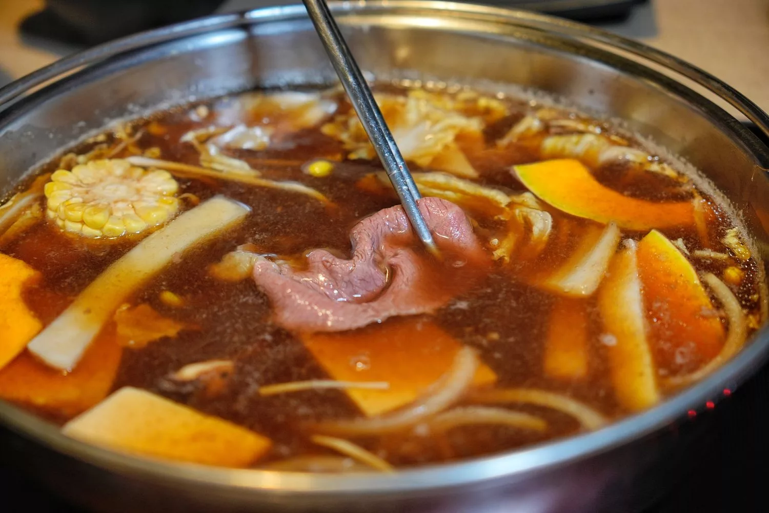 【中壢壽喜燒吃到飽】本燔野菜農場，多達 60 種食材每人只要 439 元起! @混血珊莎的奇幻旅程