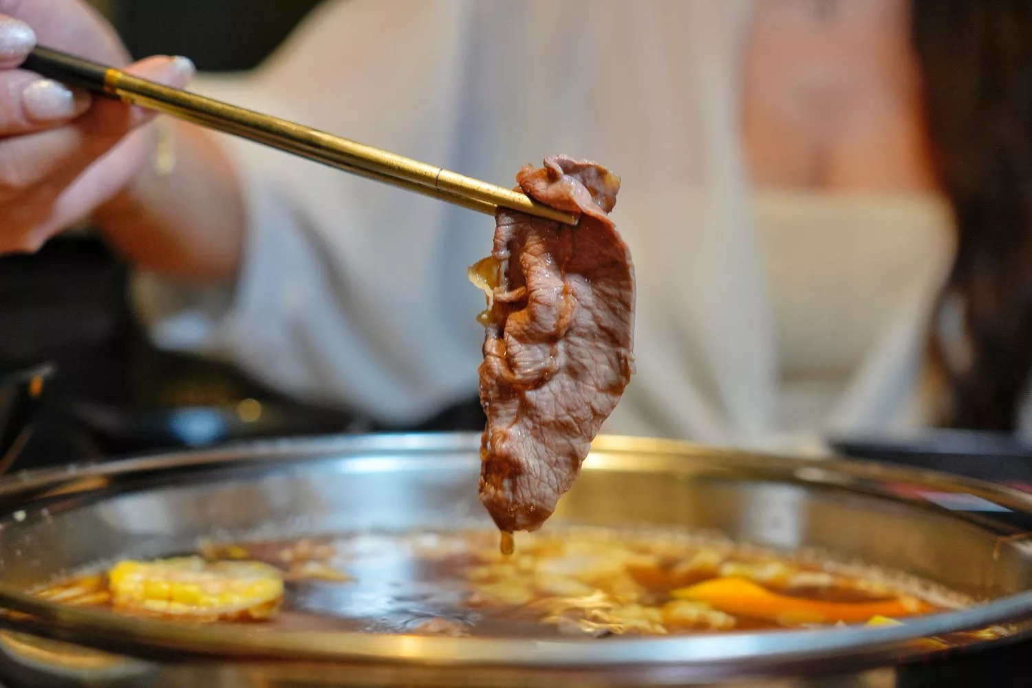 【中壢壽喜燒吃到飽】本燔野菜農場，多達 60 種食材每人只要 439 元起! @混血珊莎的奇幻旅程