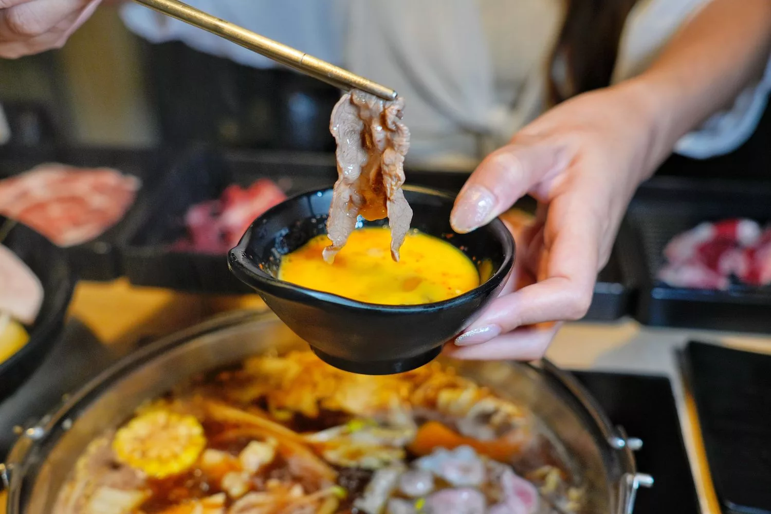 【中壢壽喜燒吃到飽】本燔野菜農場，多達 60 種食材每人只要 439 元起! @混血珊莎的奇幻旅程